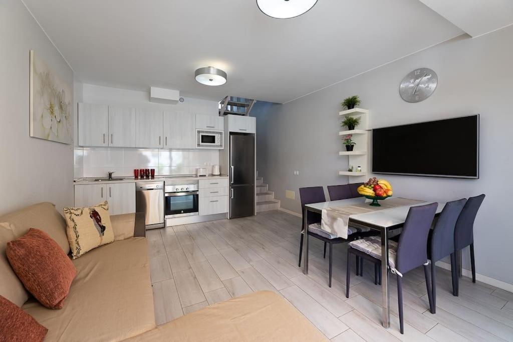 Beautiful Duplex In 3 Minutes Walking To The Beach In Playa De Las Americas Eksteriør bilde